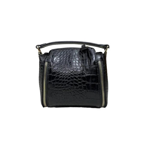 LeatherLuxe black leather handbag for women — elegant shoulder bag with premium finish and stylish gold accents