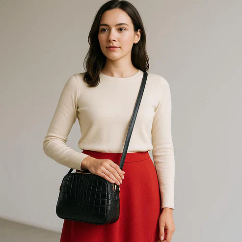 Women's Shoulder Bag in Black Leather by LeatherLuxe